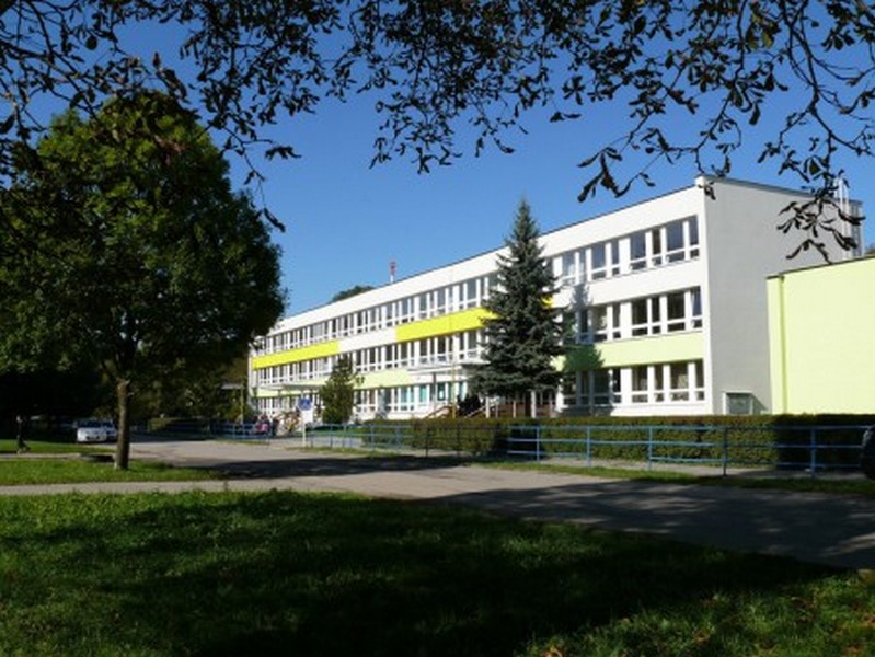 Školy a školské zariadenia